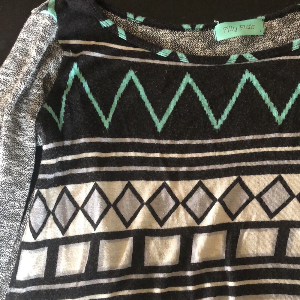 Aztec top - Picture 2 of 3
